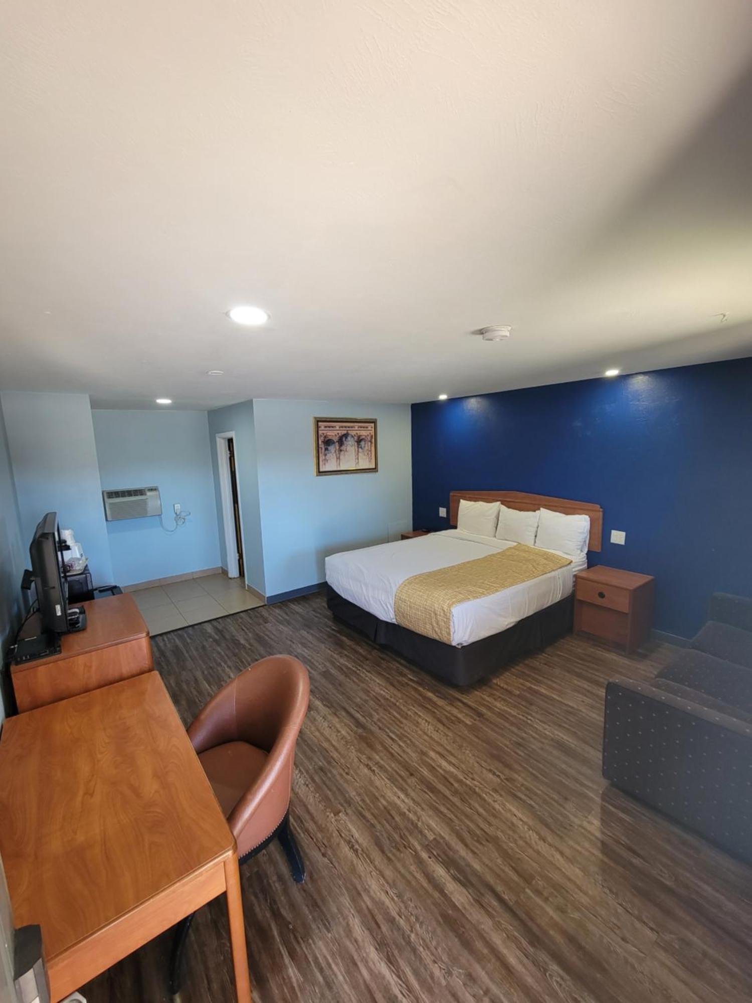 Travelodge By Wyndham Clovis Exterior photo