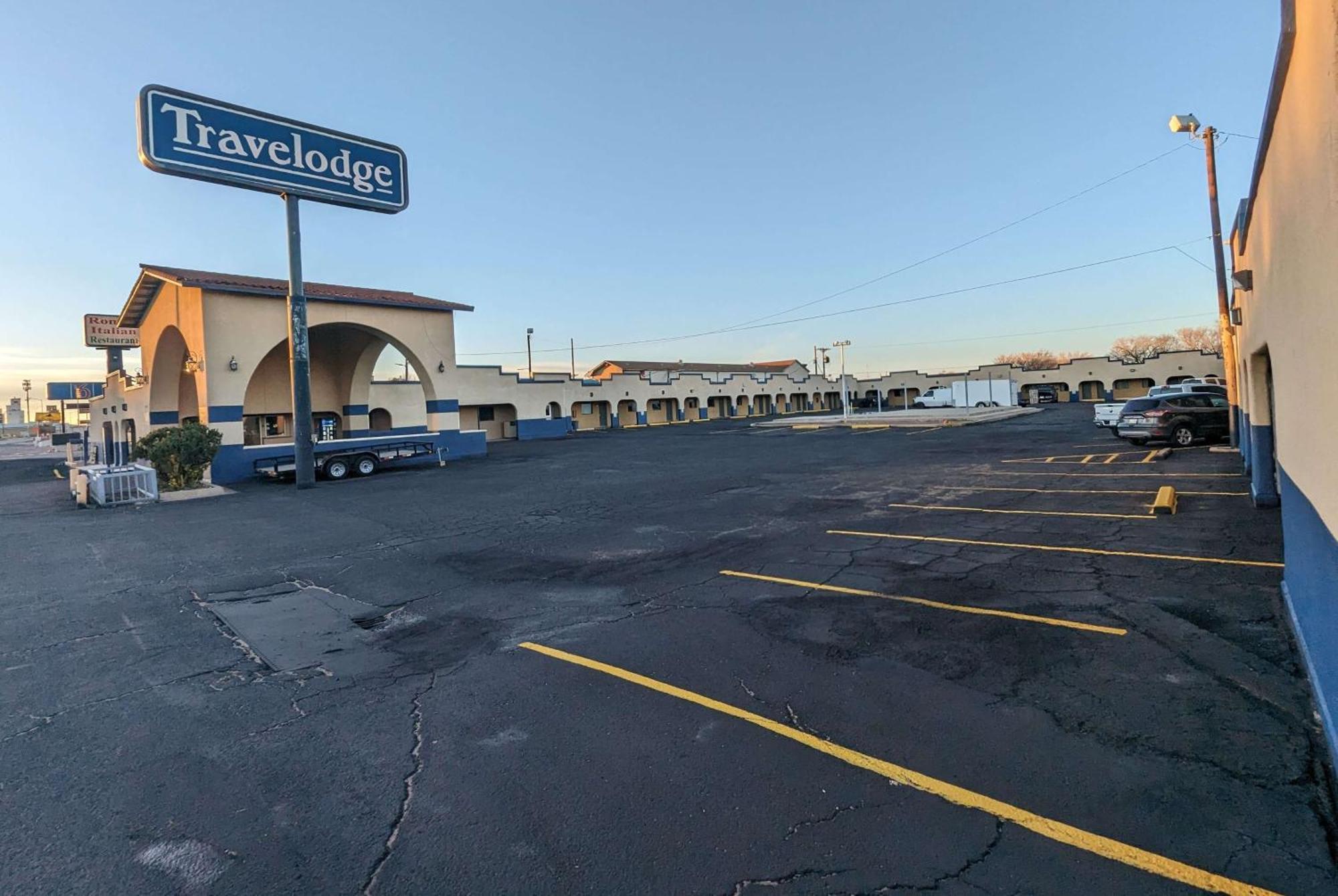 Travelodge By Wyndham Clovis Exterior photo